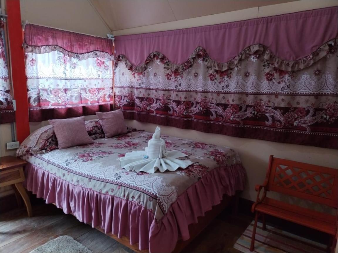 Pension Y Cabinas Colibri B&B Costa Rica Monteverde Bagian luar foto
