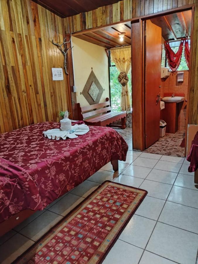 Pension Y Cabinas Colibri B&B Costa Rica Monteverde Bagian luar foto