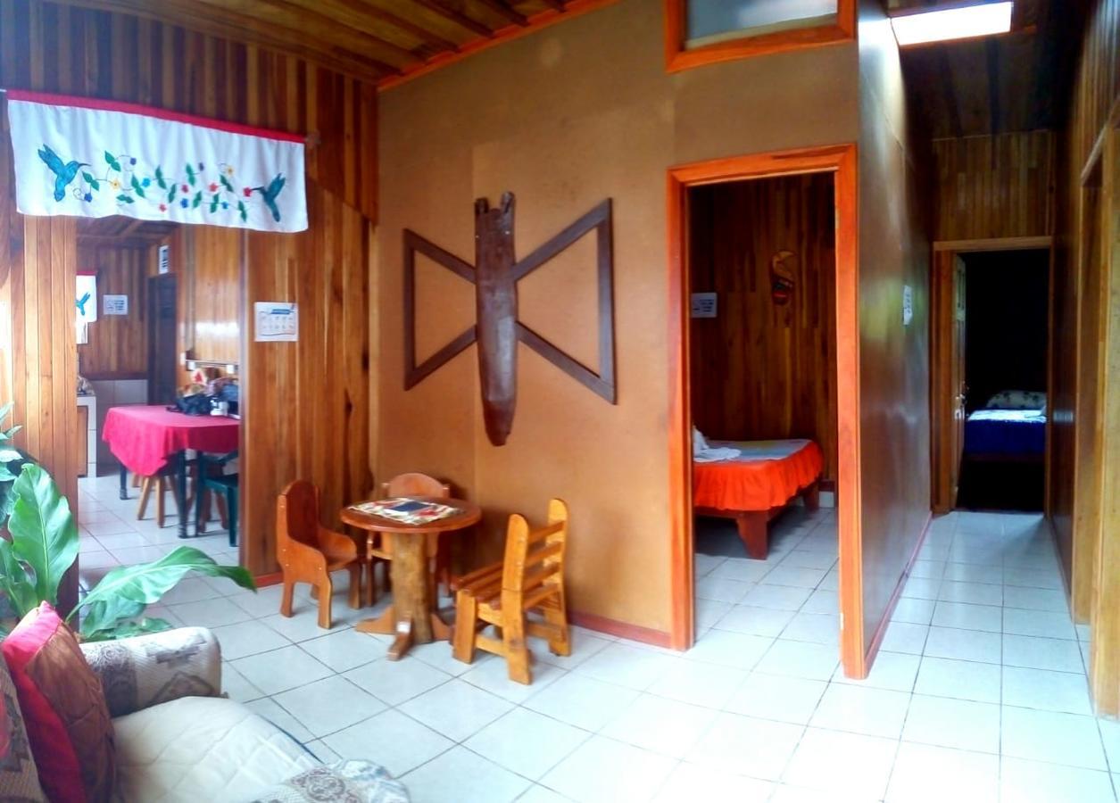 Pension Y Cabinas Colibri B&B Costa Rica Monteverde Bagian luar foto