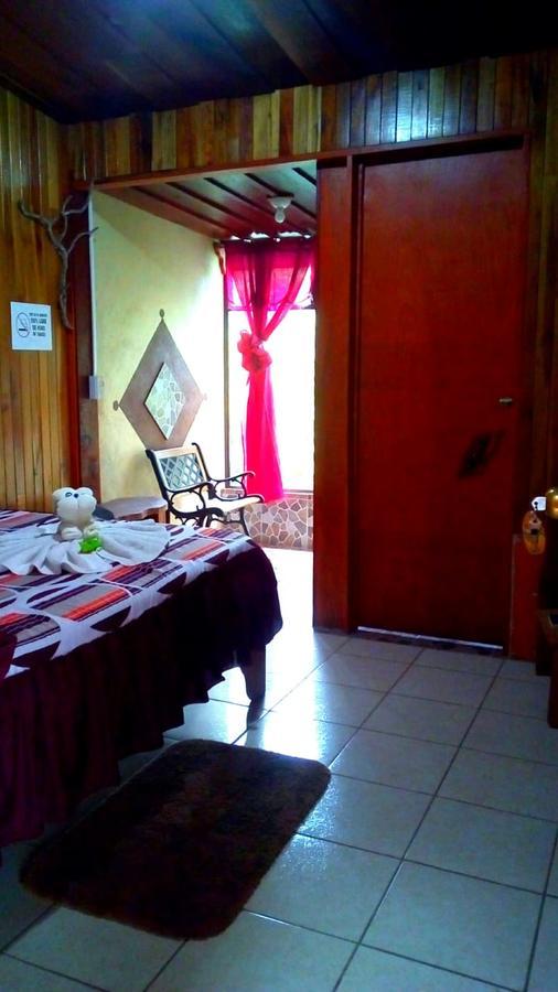 Pension Y Cabinas Colibri B&B Costa Rica Monteverde Bagian luar foto