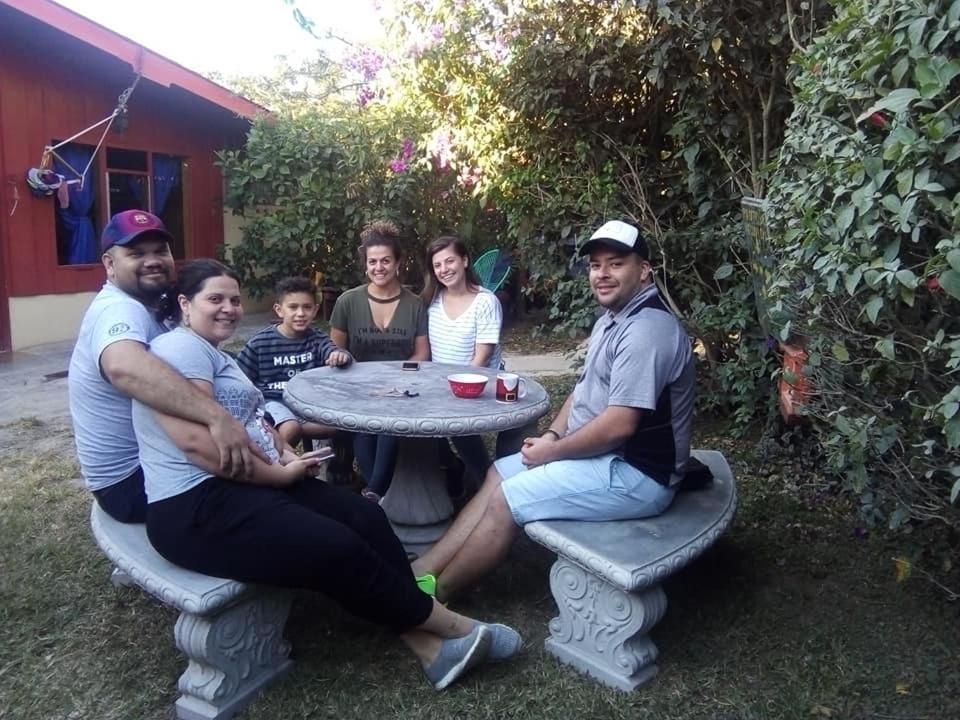 Pension Y Cabinas Colibri B&B Costa Rica Monteverde Bagian luar foto